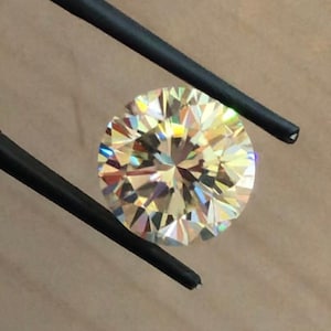 15 Ct Off White Moissanite Diamant / facettierter / runder Diamant / Ideal für Verlobungsring und anderen Diamantschmuck