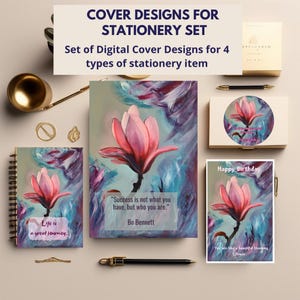 以下が含まれることがあります： 青と紫の水彩画の背景にピンクのモクレンの花が描かれた、4つのデジタルカバーデザインのセット。デザインには、成功に関する引用、誕生日のお祝い、そして「人生は素晴らしい旅」というフレーズが含まれています。