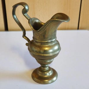 Vintage Messing Karaffe massiv, Antiker Messingkrug 1150g, Edle Metalldeko, Klassische Kanne mit Griff, Sammlerstück Messingobjekt Boho Deko