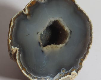 Große Achat Geode mit Bergkristall Druse, 1,9kg Naturstein, Mineralien Geschenk, Heilstein Dekoration, Sammlerstück Natürliche Kristallhöhle