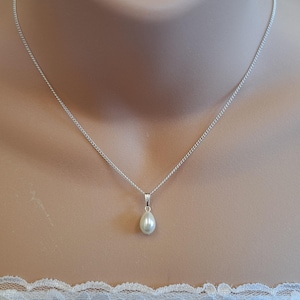 Dainty Teardrop Pearl Necklace, Simple White or Ivory Tear Drop Pendant on Silver or Gold plated curb chain for Ladies and Girls