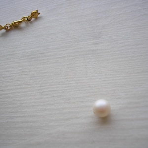 Pearl Necklace, Dainty Single Pearl on clear illusion cord to give the effect of floating, Minimalist Pearl Choker for her Birthday gift