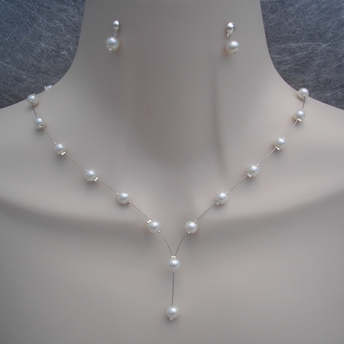 Parure de bijoux avec collier et boucles d'oreilles en perles délicates, fait main sur commande, collier de mariée sur fil de perles pour femme, cadeau pour demoiselles d'honneur