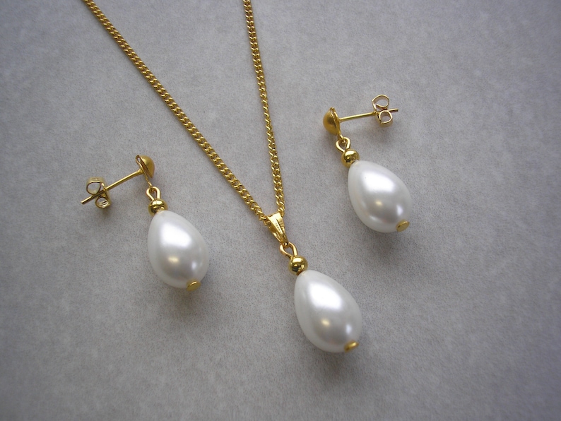 RIZILIA Jewelry Set - Clear Pea Shape Pendant Necklace & Drop Earrings, Simulated White Topaz, White Gold Plated, Simple Modern Elegant Style - View #7