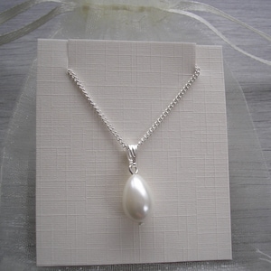 White or Ivory Teardrop Pearl Pendant Necklace on silver gold or rose gold plated chain, Pearl Drop for Women Brides Bridesmaids Wedding