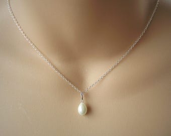 Delicado collar de perlas en forma de lágrima para mujeres, niñas, novias y damas de honor.