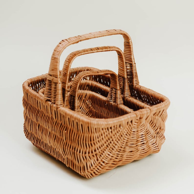 FAST SHIPPING Dutch-style wicker basket handmade in Poland, eco picnic tote, shopping basket, beach bag, storage for crafts, fruit, beverages, or wool yarn, rustic farmhouse decor, durable natural wicker, cottagecore picnic accessory, gift for her, zero waste lifestyle, artisan handwoven basket in 3 sizes, perfect for home or outdoor adventures