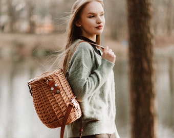 Unique Wicker Backpack ideal for SUMMER, Backpack for Walkers, Full Grain Leather Willow basket, The Perfect Wicker Bag for Every Day, Gift