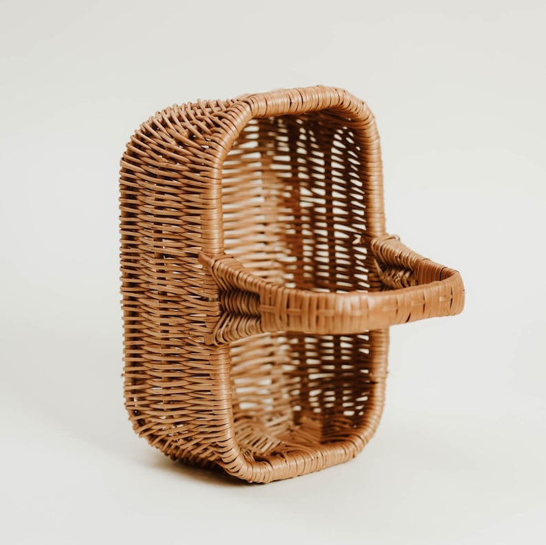 FAST SHIPPING Dutch-style wicker basket handmade in Poland, eco picnic tote, shopping basket, beach bag, storage for crafts, fruit, beverages, or wool yarn, rustic farmhouse decor, durable natural wicker, cottagecore picnic accessory, gift for her, zero waste lifestyle, artisan handwoven basket in 3 sizes, perfect for home or outdoor adventures