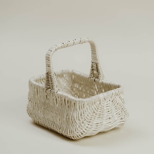 FAST SHIPPING Dutch-style wicker basket handmade in Poland, eco picnic tote, shopping basket, beach bag, storage for crafts, fruit, beverages, or wool yarn, rustic farmhouse decor, durable natural wicker, cottagecore picnic accessory, gift for her, zero waste lifestyle, artisan handwoven basket in 3 sizes, perfect for home or outdoor adventures