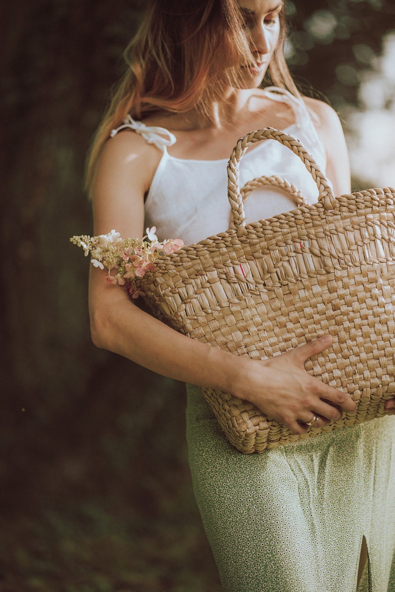 Lightweight straw bag, handmade wicker basket, the perfect bag on the shopping and market, summer beach bag and picnic wicker, straw basket, image 2