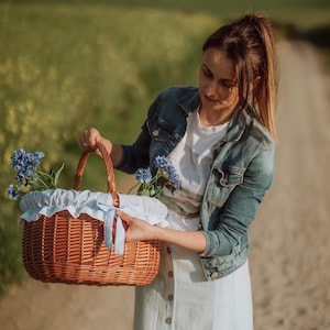 Naturalny kosz na zakupy z wikliny, Naturalny kolor wikliny, Produkt ekologiczny, idealny prezent dla mamy, produkt ekologiczny, idealny kosz na zakupy.