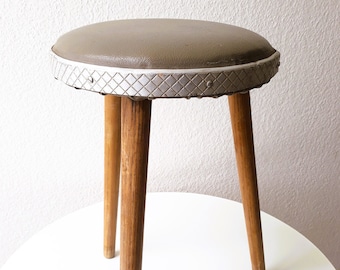 Taburete vintage antiguo retro de los años 50, color verde oliva, decoración, reposapiés, años 50