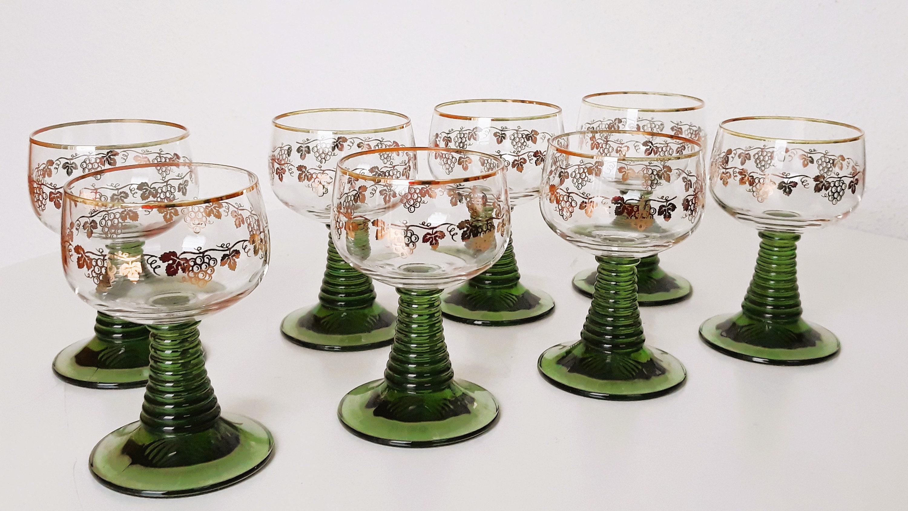 60s wine glass 8 pieces. Roman grapes, vine leaves motifs vintage 60s