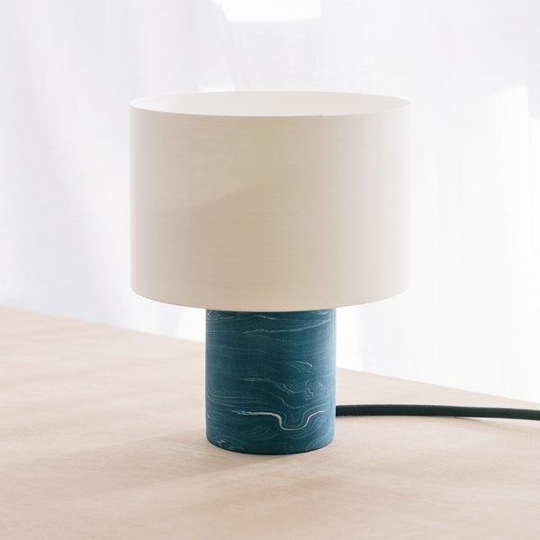 Lampe HALO bleue - Lampe de table ou de chevet minimale au design épuré et moderne