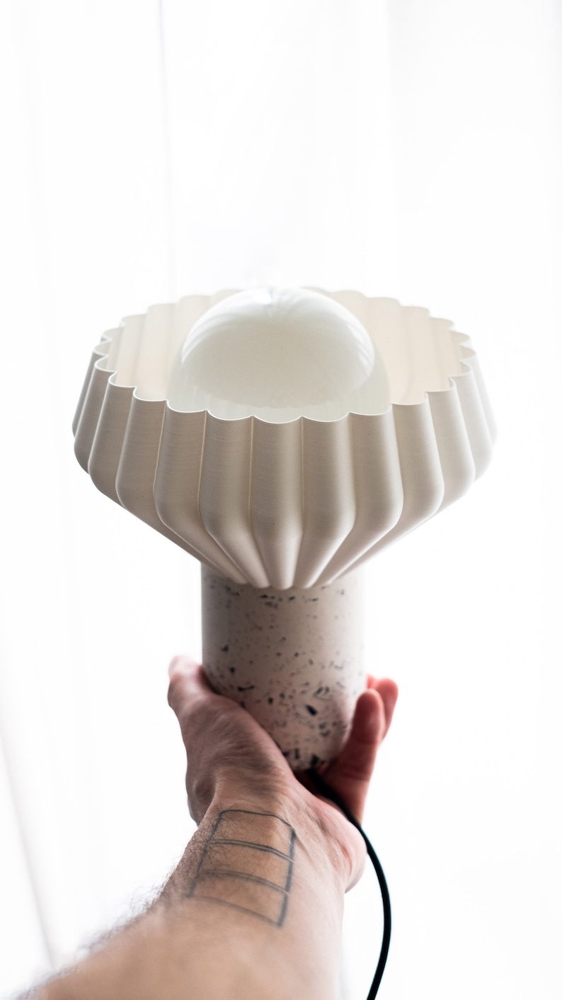 LAMPE RIVAGE Lampe de table fabriquée avec des coquilles de moules Terrazzo Fabriquée en France image 7