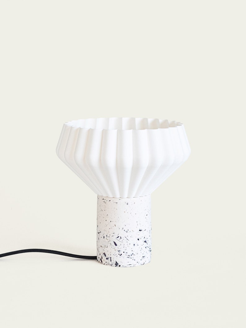 LAMPE RIVAGE Lampe de table fabriquée avec des coquilles de moules Terrazzo Fabriquée en France image 4