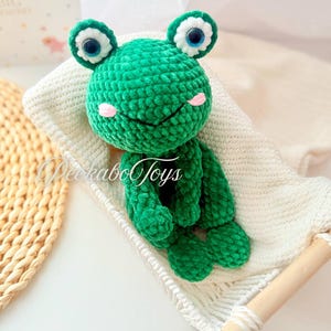 Frog Snuggler Crochet Pattern , Amigurumi Frog Snuggler , Pattern for Frog Snuggler , Frog Comforter , Frog lovey , Low Sew Crochet Pattern