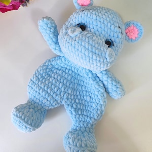 Nijlpaard lekkernij, amigurumi nijlpaard lekker liggen, gehaakt nijlpaard nijlpaard, amigurumi knuffel nijlpaard, gehaakt amigurumi nijlpaard, dekbeddeken