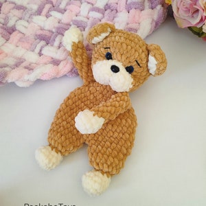 Bear snuggler Amigurumi/ Plushie snuggler bear/Crochet Pattern Bear/Plushie Amigurumi/Small Snuggler Bear/ Little snuggie bear/Lovey plushie zdjęcie 1