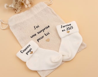Coucou Papi, J'arrive en 2024, Idée cadeau chaussettes bébé personnalisées pour annoncer la grossesse, Chaussettes bébé pour annoncer la grossesse, Surprise pour grand-père