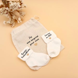 Coucou Tonton et Tata, J'arrive en 2024, Chaussettes bébé pour faire-part de grossesse à oncle et tante, Vous serez oncle, vous serez tante Chaussette+Poche