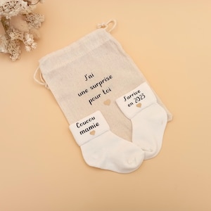 Coucou Mamie, J'arrive en 2024, Personalized Baby Socks Gift Idea to Announce Pregnancy, Baby Socks Announce Pregnancy, Surprise for Grandma