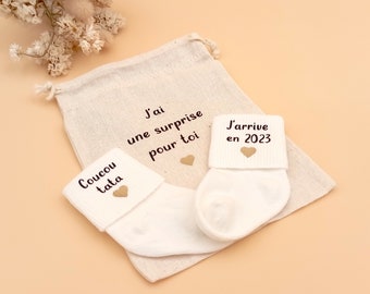 Coucou Tata, J'arrive en 2024, Idée cadeau chaussettes bébé personnalisées pour annoncer grossesse, chaussettes bébé annonce grossesse, surprise pour tante