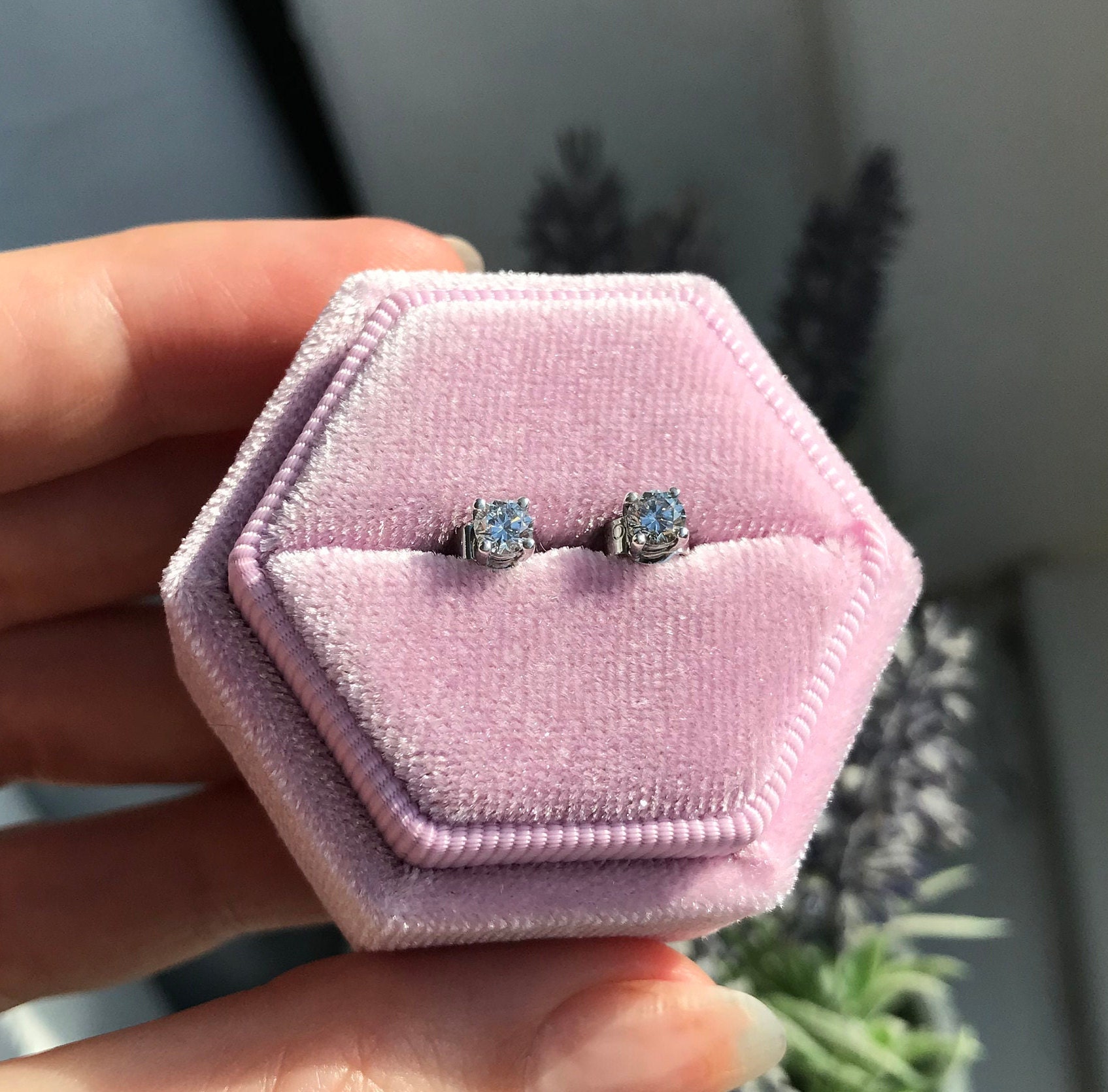 Basket setting shop diamond earrings