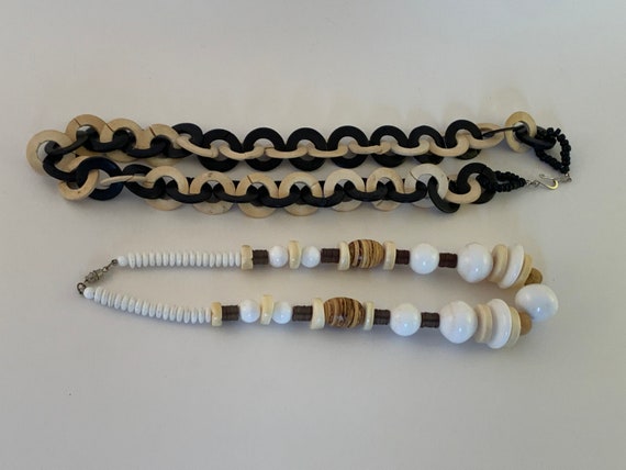 Vintage Wood and Plastic Necklaces, set of 2 - image 7