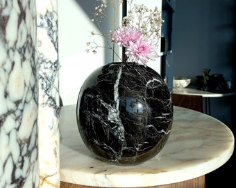 Kugelige Schwarzer Marmor Vase: Handgemachtes Alexandrette Stein Dekor