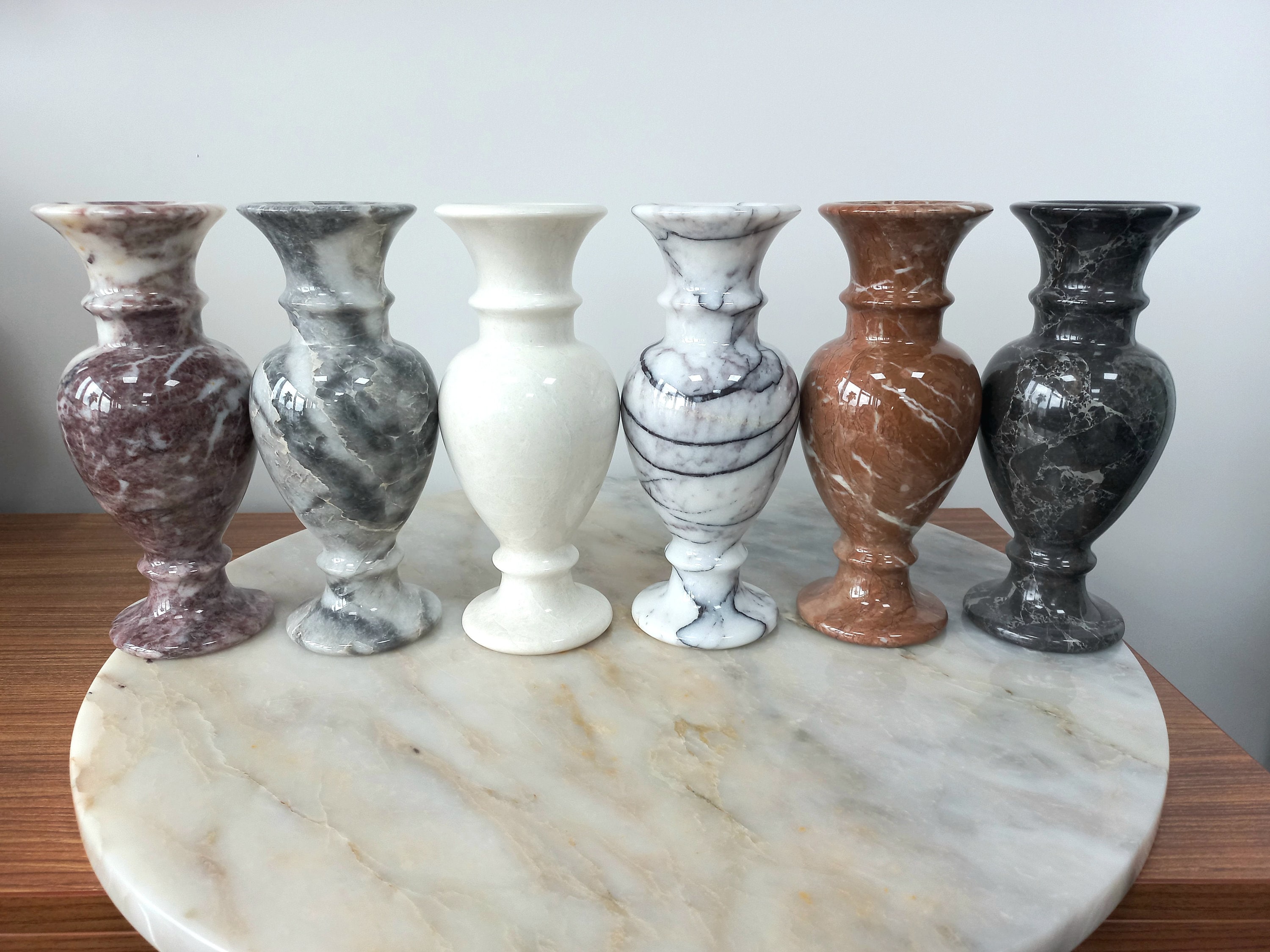 天然大理石の花瓶：エレガントなホームデコレーション花瓶コレクション