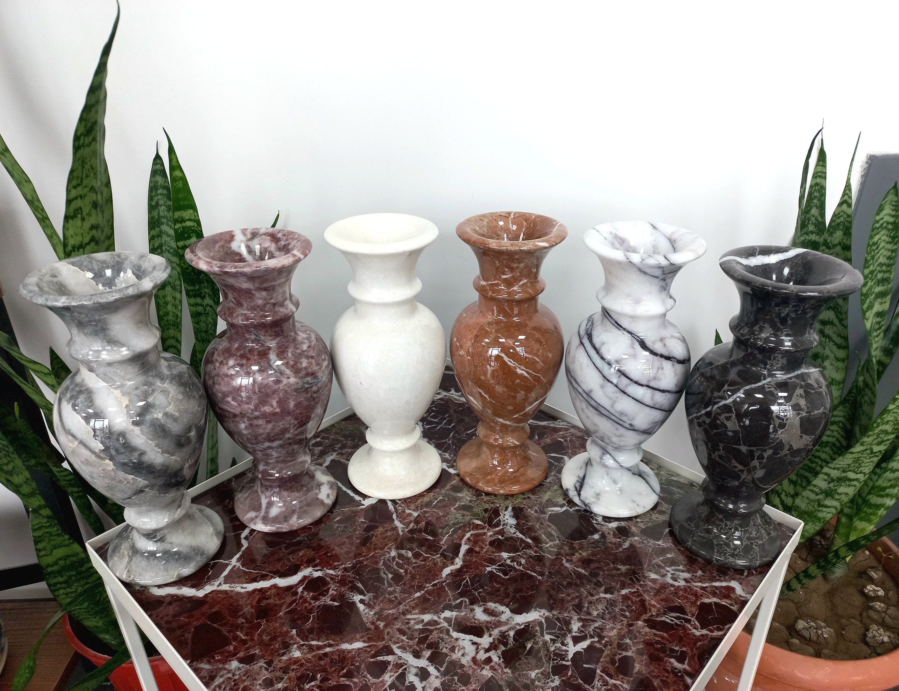 天然大理石の花瓶：エレガントなホームデコレーション花瓶コレクション
