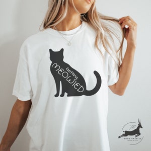 Funny Cute Cat Bachelorette Shirt, Bachelorette Tshirts, Getting Meowied Bride Shirt, Here For The Pawty Bridesmaid T Shirts