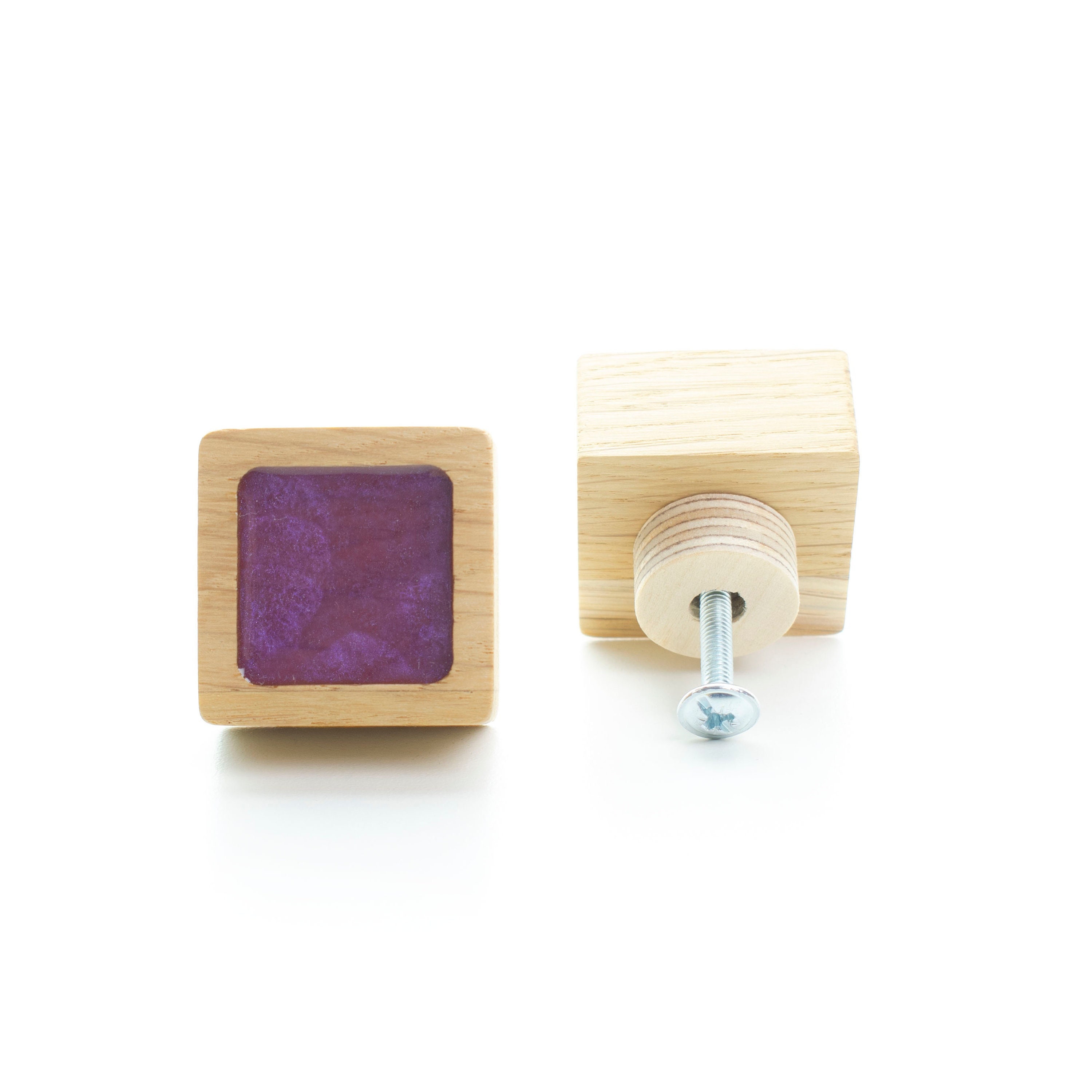 drawer knob bois de chêne violet avec résine époxy, bouton commode carré, mobilier design moderne, meuble élégant, tiroirs