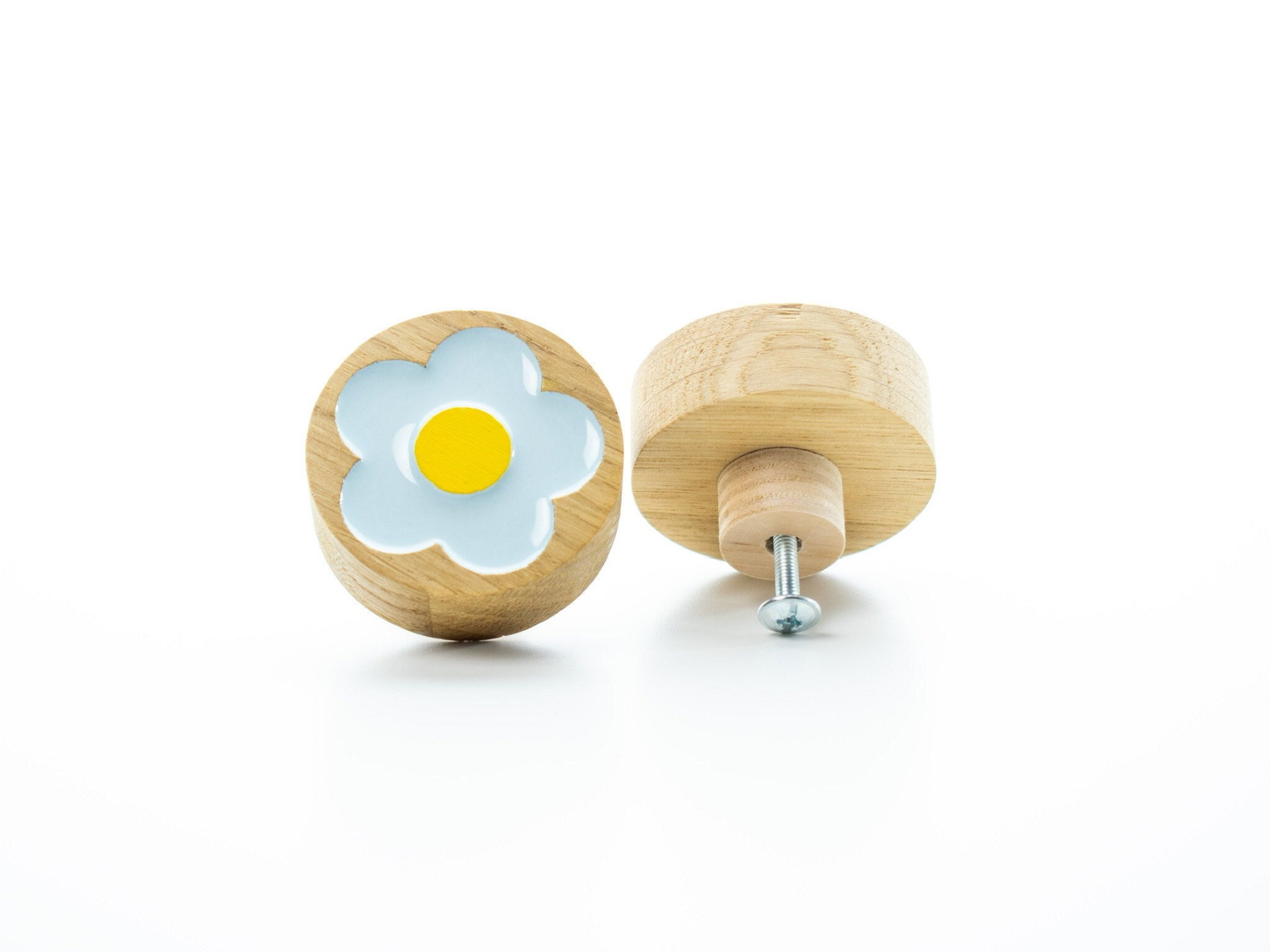 drawer knob baby blue flower bois de chêne marguerite avec résine époxy, bouton commode fleurs, décor pépinière, meubles pour enfants