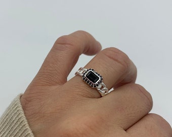 Anello di pietra nera, Anello a fascia a catena d'argento, Pietra di onice nera, Regalo per la mamma, Regalo di Natale per lei, Anello aperto regolabile, Gioielli per donna