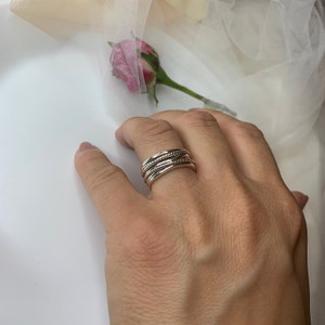 Chunky Silber Ringe für Frau-Multi-Layer-Ring-Mutter-Tagesgeschenk für sie-Zierliche Ring-Daumen einstellbar Dicke Boho Weaved Layered-Schmuck Bild 5