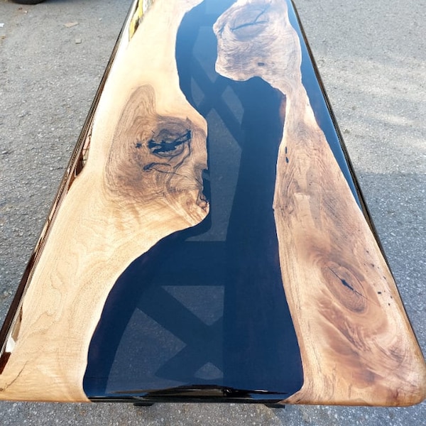 Ręcznie robiony stół jadalny River z drewna orzechowego, stół jadalny z żywicy epoksydowej w kolorze dymnej szarości