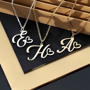 Colar de coração inicial personalizado com pingente de nome • Joias personalizadas • Presente delicado para meninas para casamento • Presente de aniversário para ela
