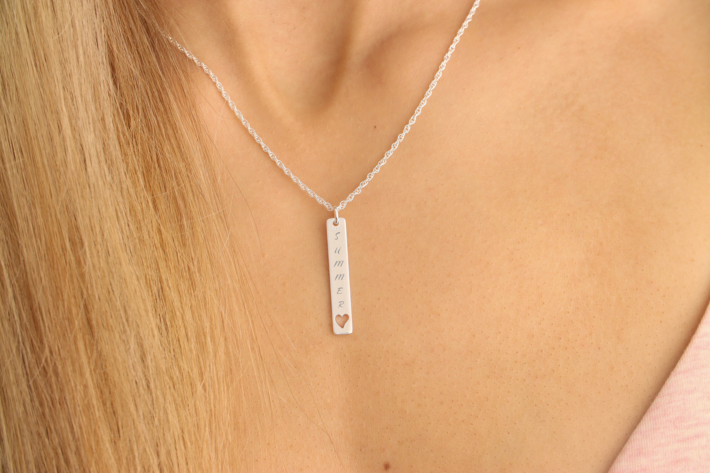 Collana a barra verticale, collana lunga a strati semplice e minima in
