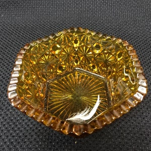 Daises & Button Amber Glass Dish