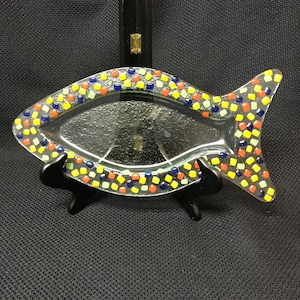 Fish Plate W/Colored Glass Pieces Around Perimeter