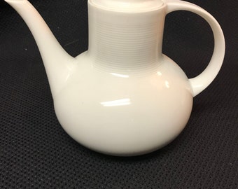 Hutschenreuther Gruppe Germany White Porcelain Teapot