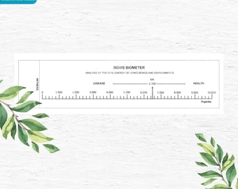 Może przedstawiać: Czarno-biała, drukowalna tabela zatytułowana "BOVIS BIOMETER" z tekstem "ANALIZA ENERGII ŻYCIOWEJ ISTOT ŻYWYCH I ŚRODOWISK". Tabela zawiera poziomą skalę oznaczoną "WITNESS" po lewej stronie, "DISEASE" w środku, "E.V. 6,500" w środku i "HEALTH" po prawej stronie. Skala jest oznaczona liczbami od 0 do 10 000 w przyrostach po 1 000. Tabela zawiera również słowo "Angström" w prawym dolnym rogu.