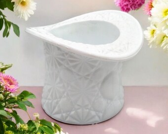 White Milk Glass Top Hat with Button and Daisy Pattern. Indiana Glass Company. Vintage Planter. Shabby Chic. Pre-owned.