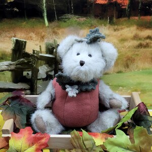 Vintage collectible, retired Punkin B Beary pumpkin Boyds Bear. A member of The Boyds Best Dressed Series.