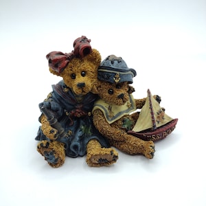 Boyds Bears Resin Figurine Elvira and Chauncey Fitzbruin. Boyds Collection. Like New.