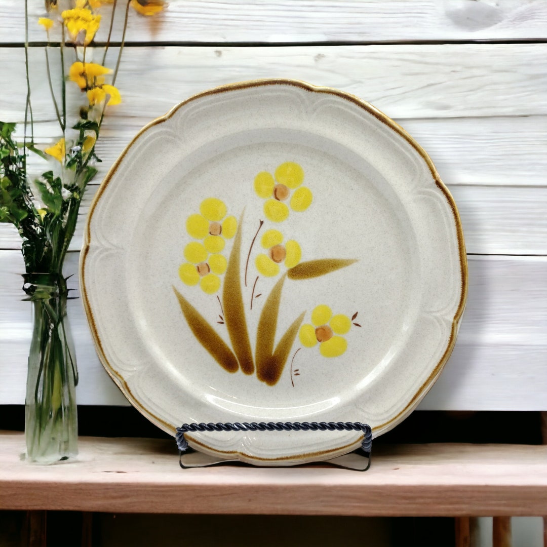 Hand Painted the Classics Wellington Japanese Stoneware Yellow Flower
