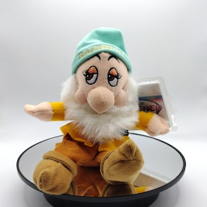 Vintage Collectible Disney Plush Mini Bean Bag Snow White Seven Dwarfs Bashful Pre-owned.
